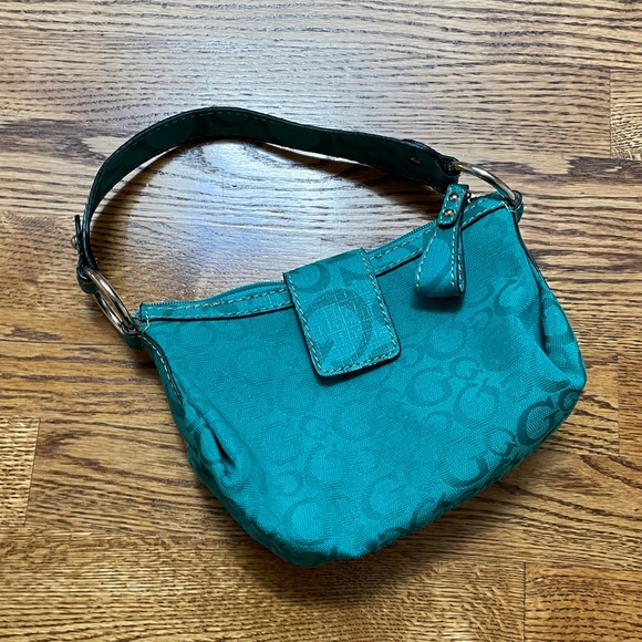 NWOT Guess Bag - Picture 2 of 2